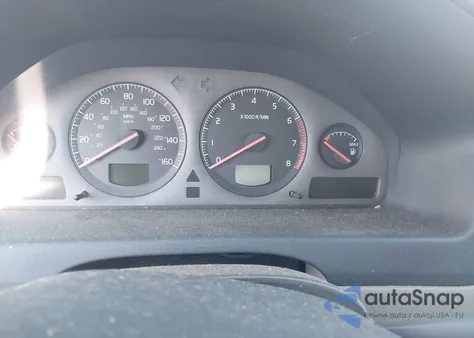 2001 Volvo S60 2.4 z USA, uszkodzony, nr VIN YV1RS61RX12065620